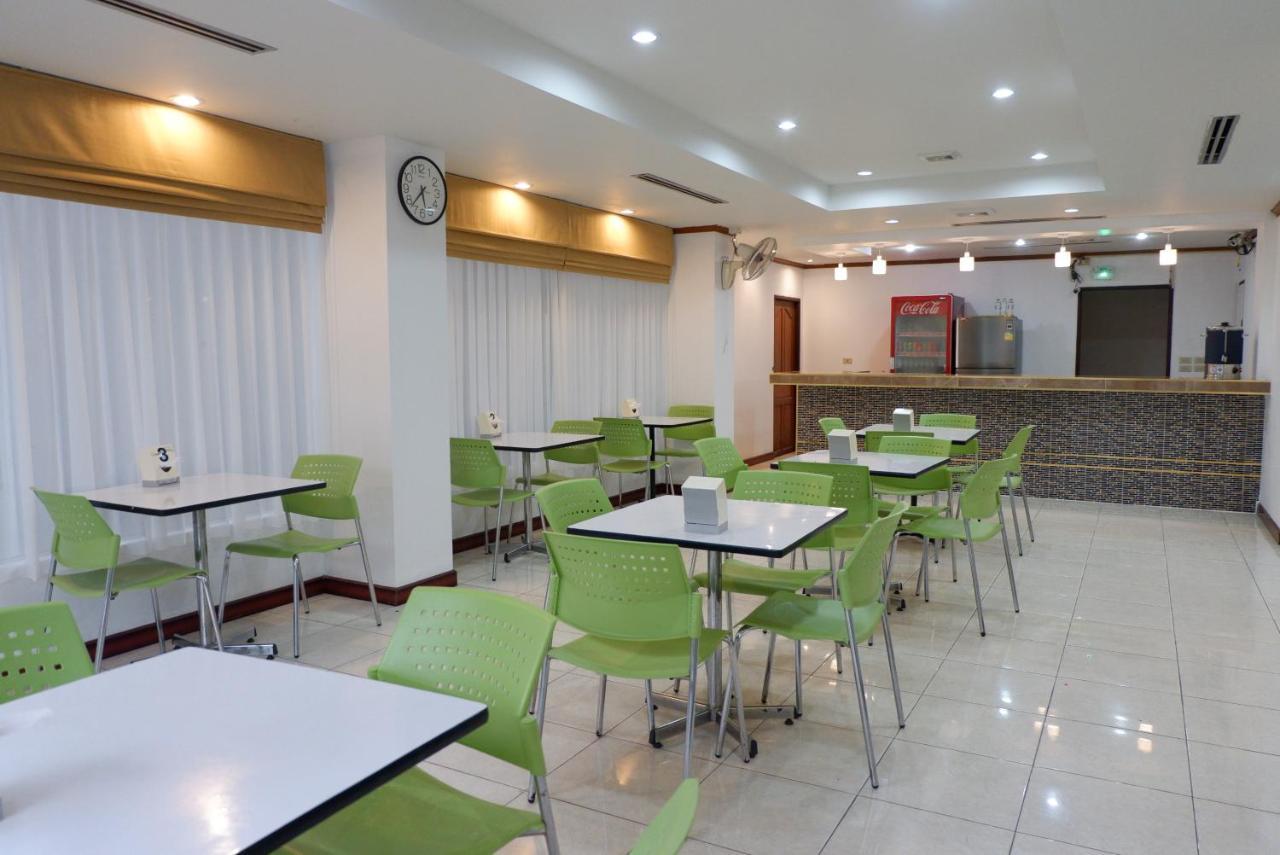 Auychai Grand Hotel Lang Suan エクステリア 写真