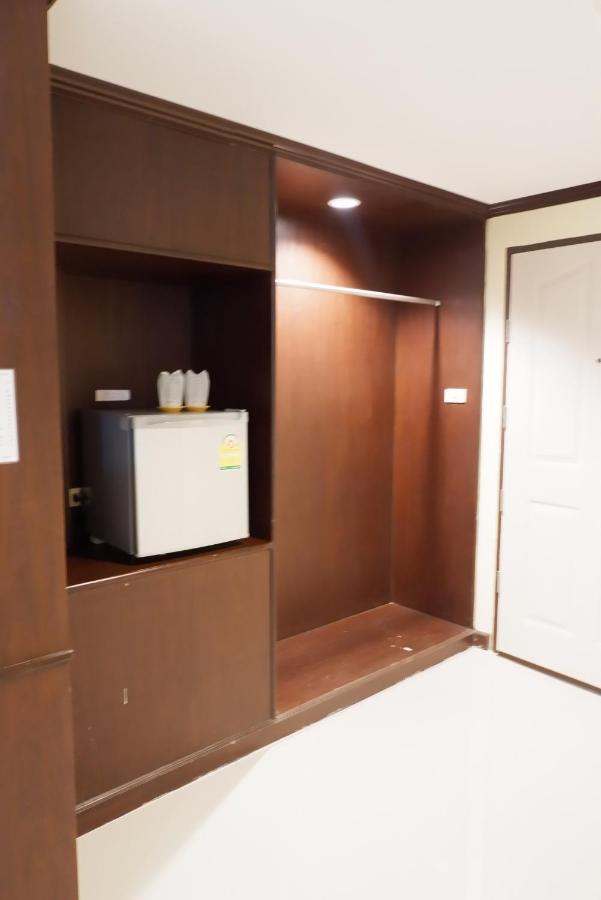 Auychai Grand Hotel Lang Suan エクステリア 写真