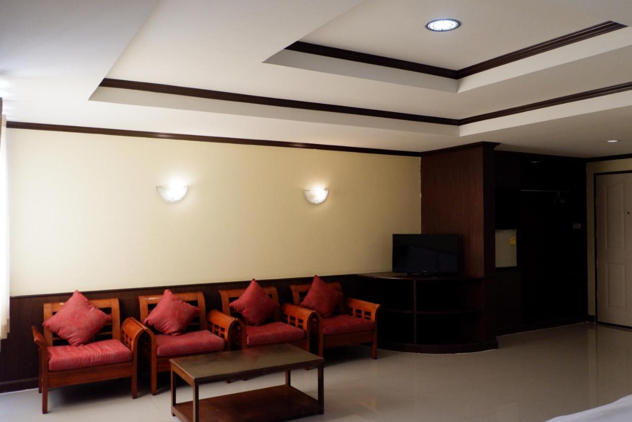 Auychai Grand Hotel Lang Suan エクステリア 写真